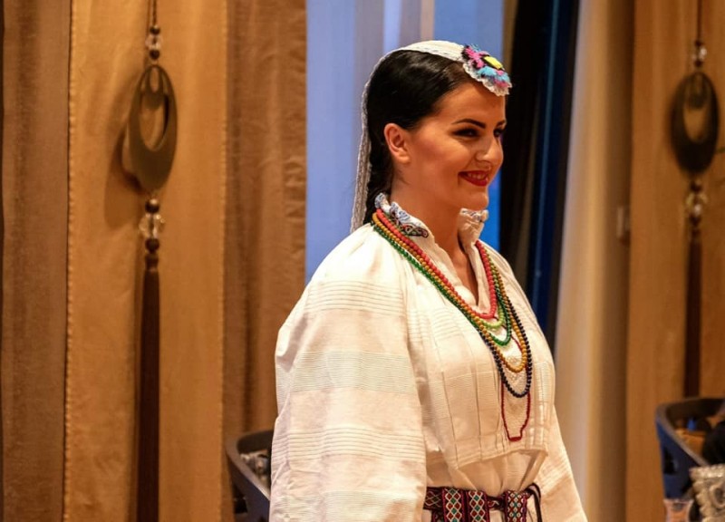 Fashion show of traditional women's costumes from B&H