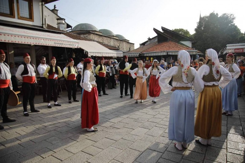 Sarajevske ljetne noći tradicije
